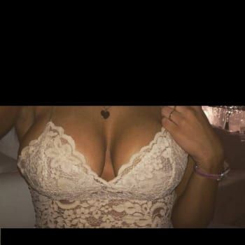 Carima - Frauen treffen für Sex in Bengerstorf Profil von Carima, 31 Jahre, Frauen treffen für Sex in Bengerstorf (Mecklenburg-Vorpommern)